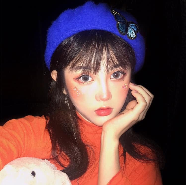 Butterfly beret