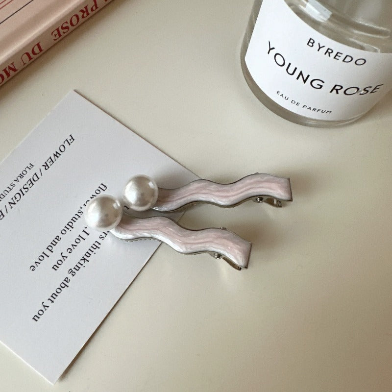 Elegant Pink Pearl Bobby Clips