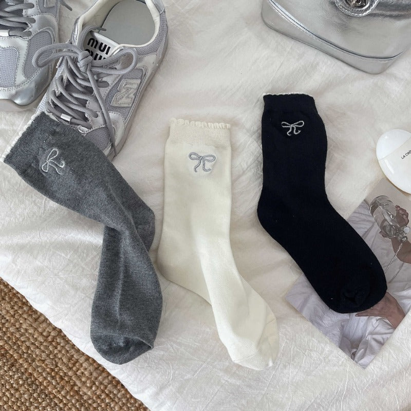 Scalloped Edge Bow Socks