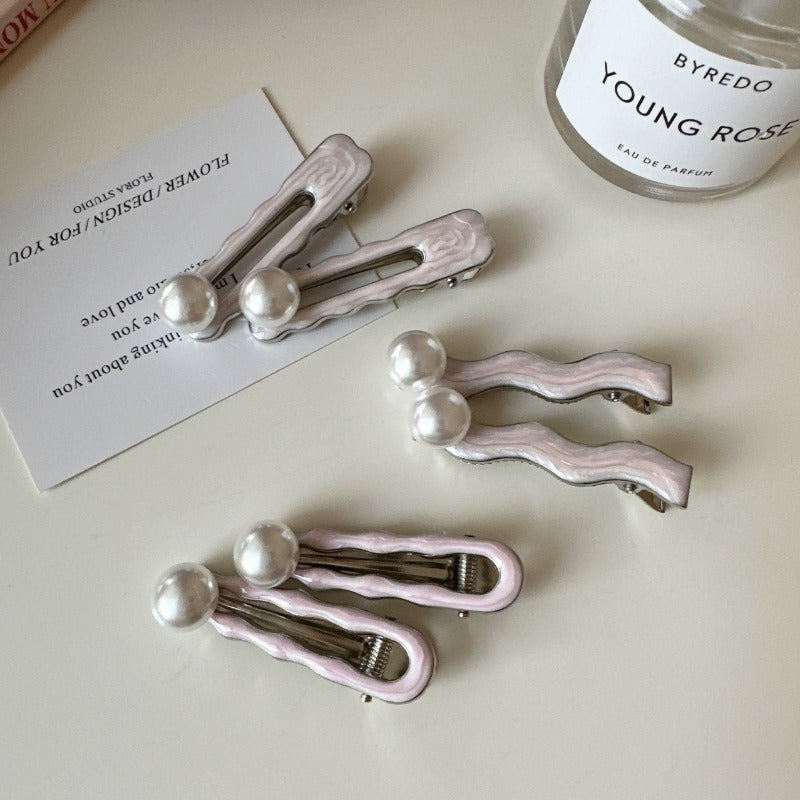 Elegant Pink Pearl Bobby Clips