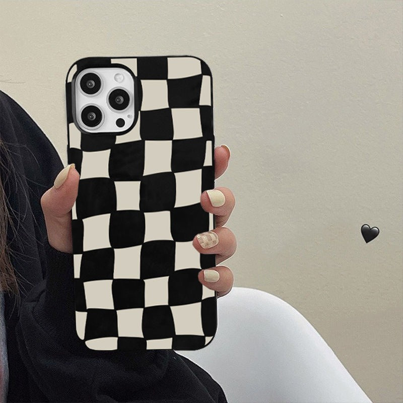 Wavy Checkered Case