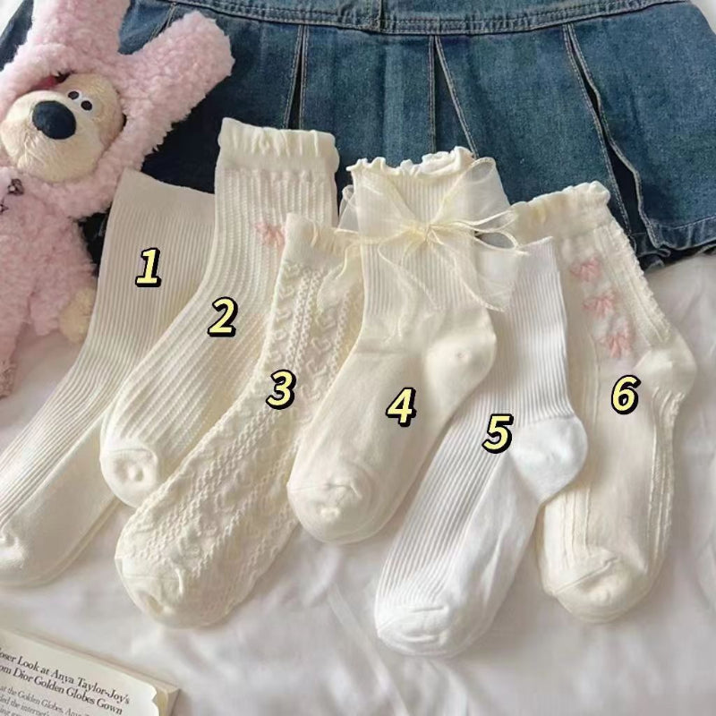 Cream Lace Ribbon Socks