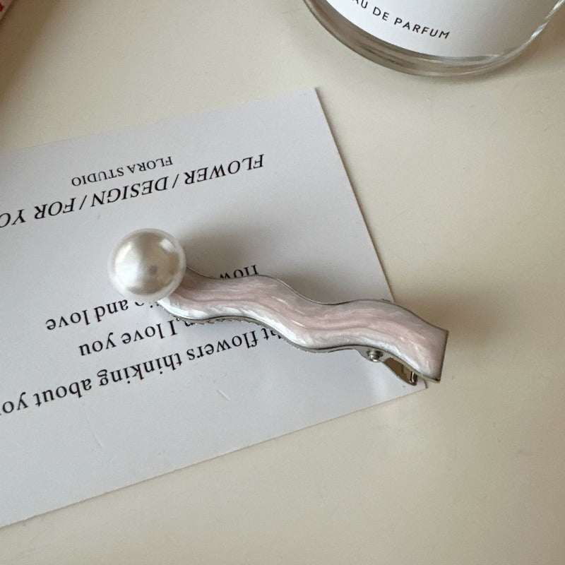 Elegant Pink Pearl Bobby Clips