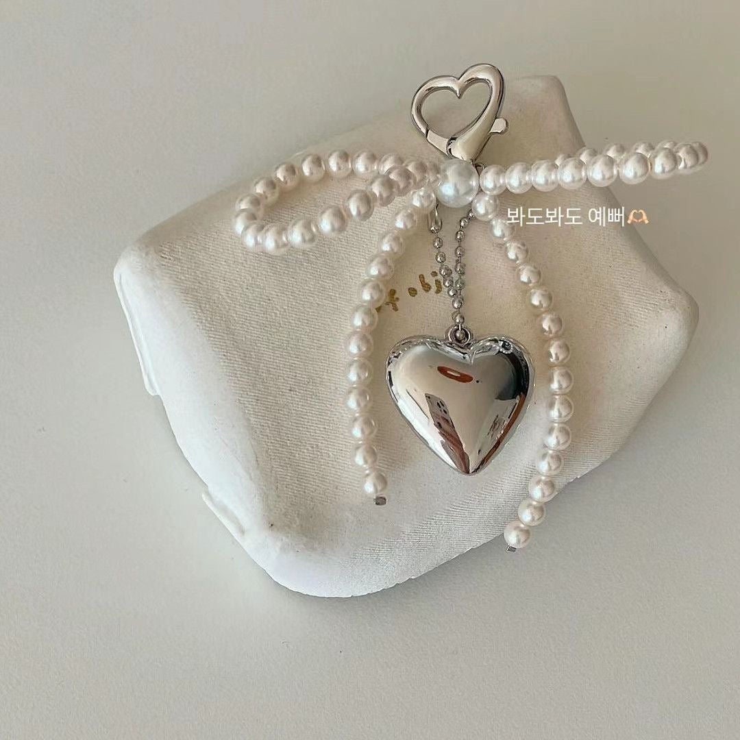 Chic Heart Pearl Bag Accessory