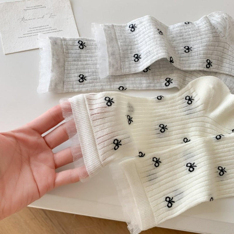 Ribbed Embroidered Bow Socks
