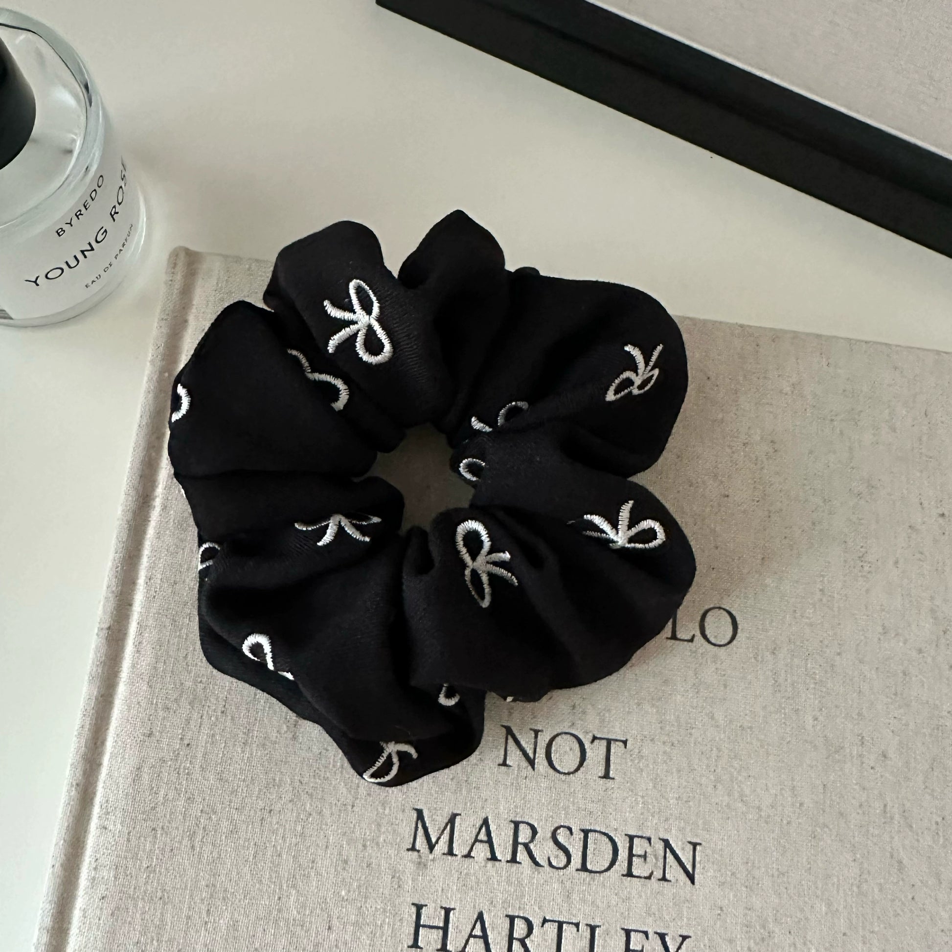 Elegant Bow Knit Crew Hair Clip