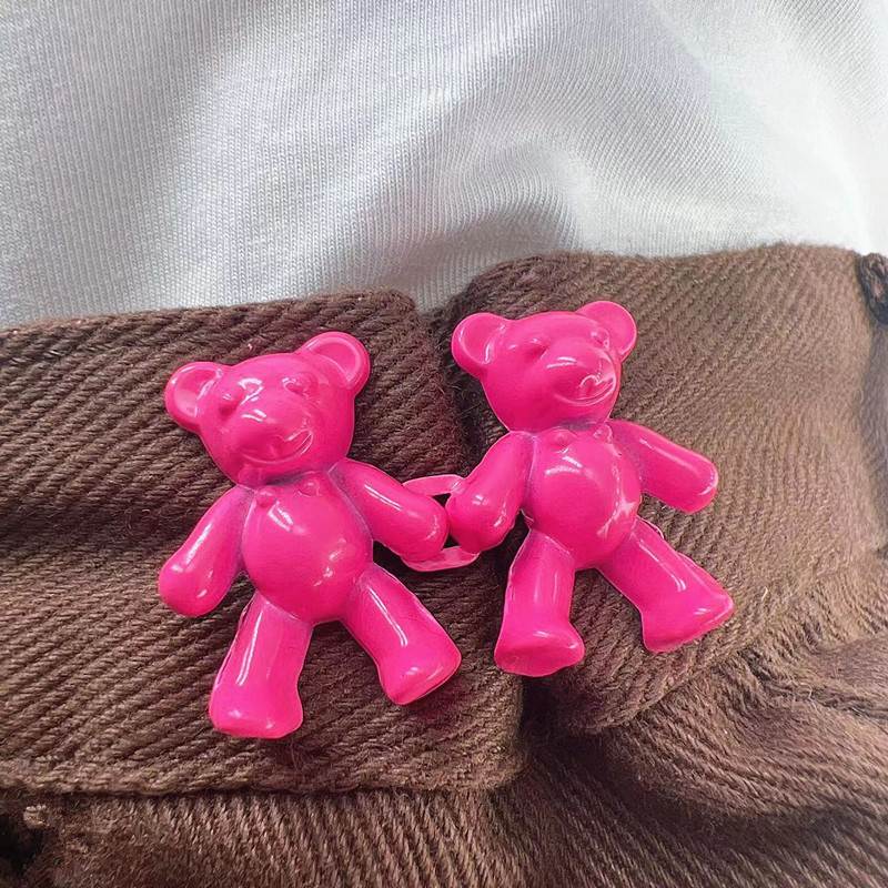 Teddy Buckle Pin