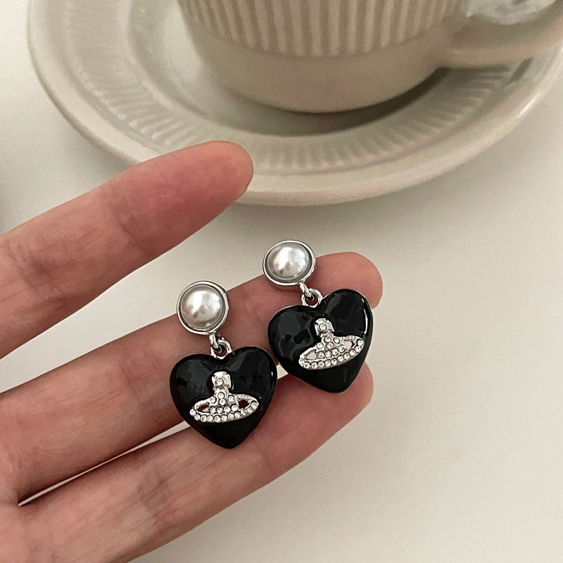 Noir Heart Planet Earring