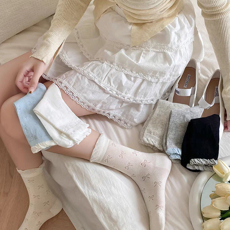 Scalloped Bow Embossed Socks