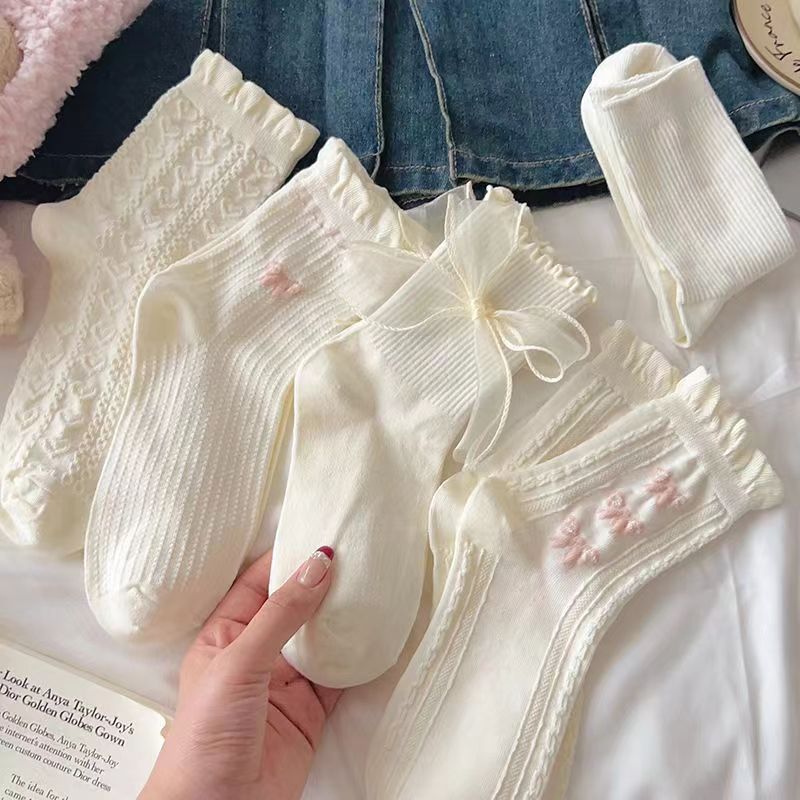 Cream Lace Ribbon Socks