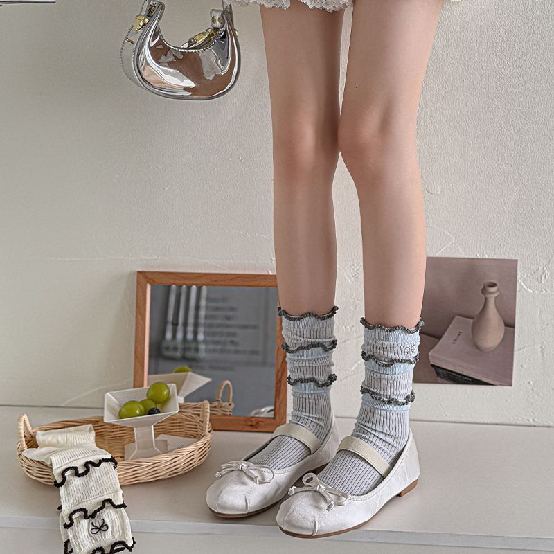 Ruffled Trim Ribbed Socks