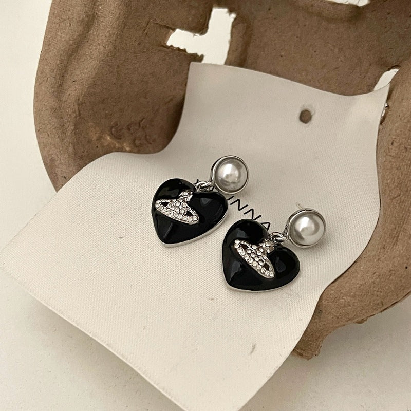 Noir Heart Planet Earring
