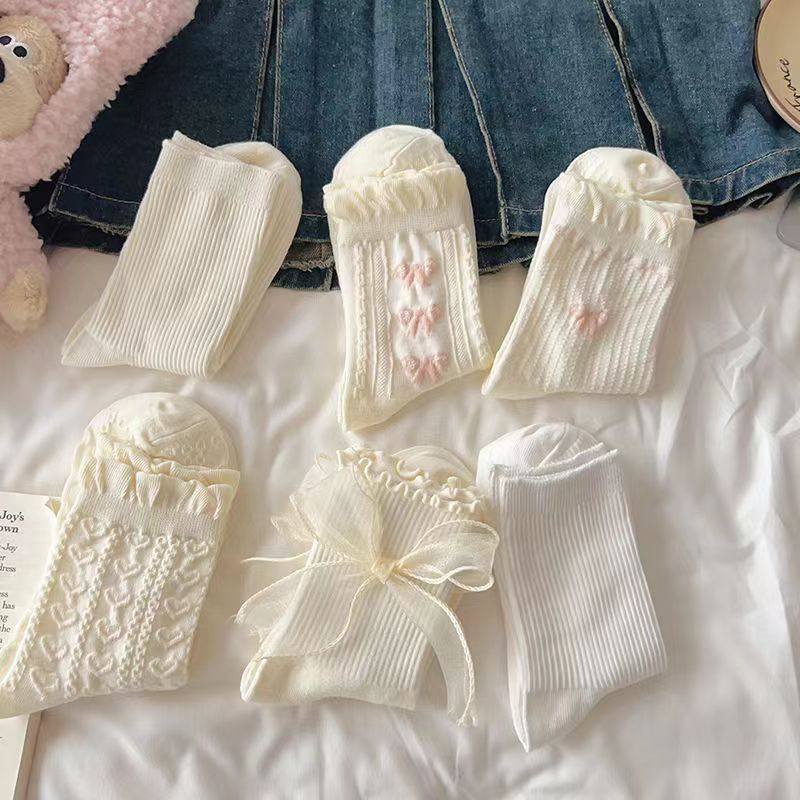 Cream Lace Ribbon Socks