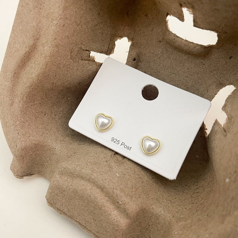 Beige Heart Earstud