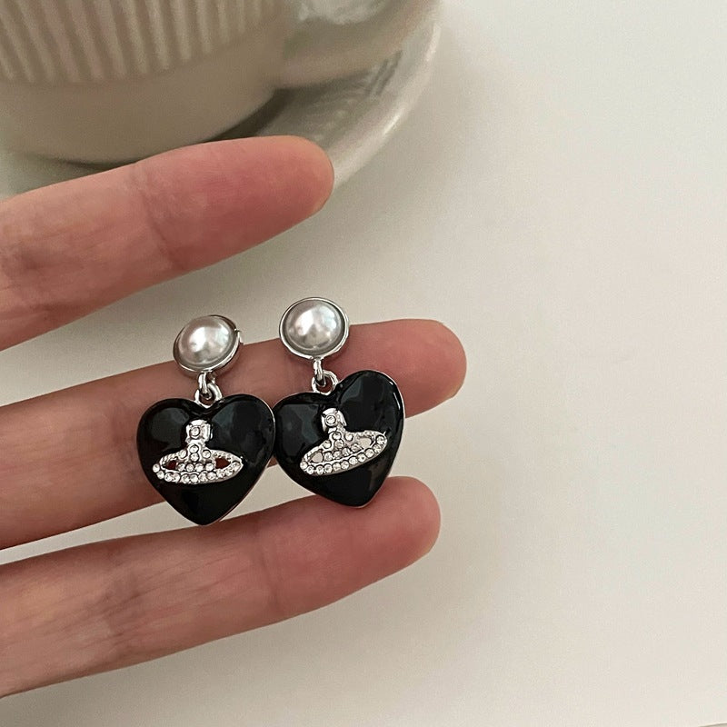 Noir Heart Planet Earring
