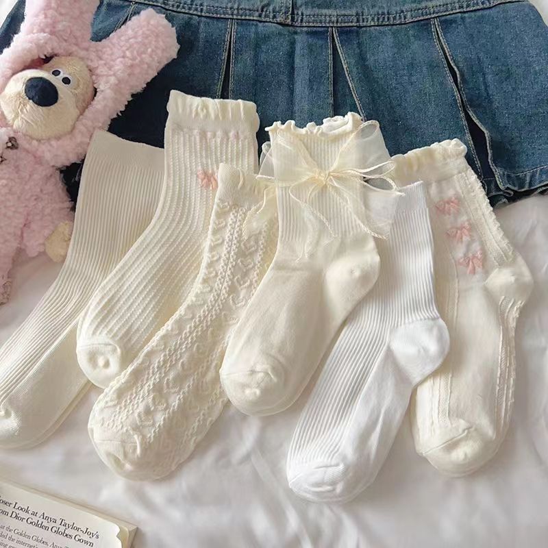 Cream Lace Ribbon Socks