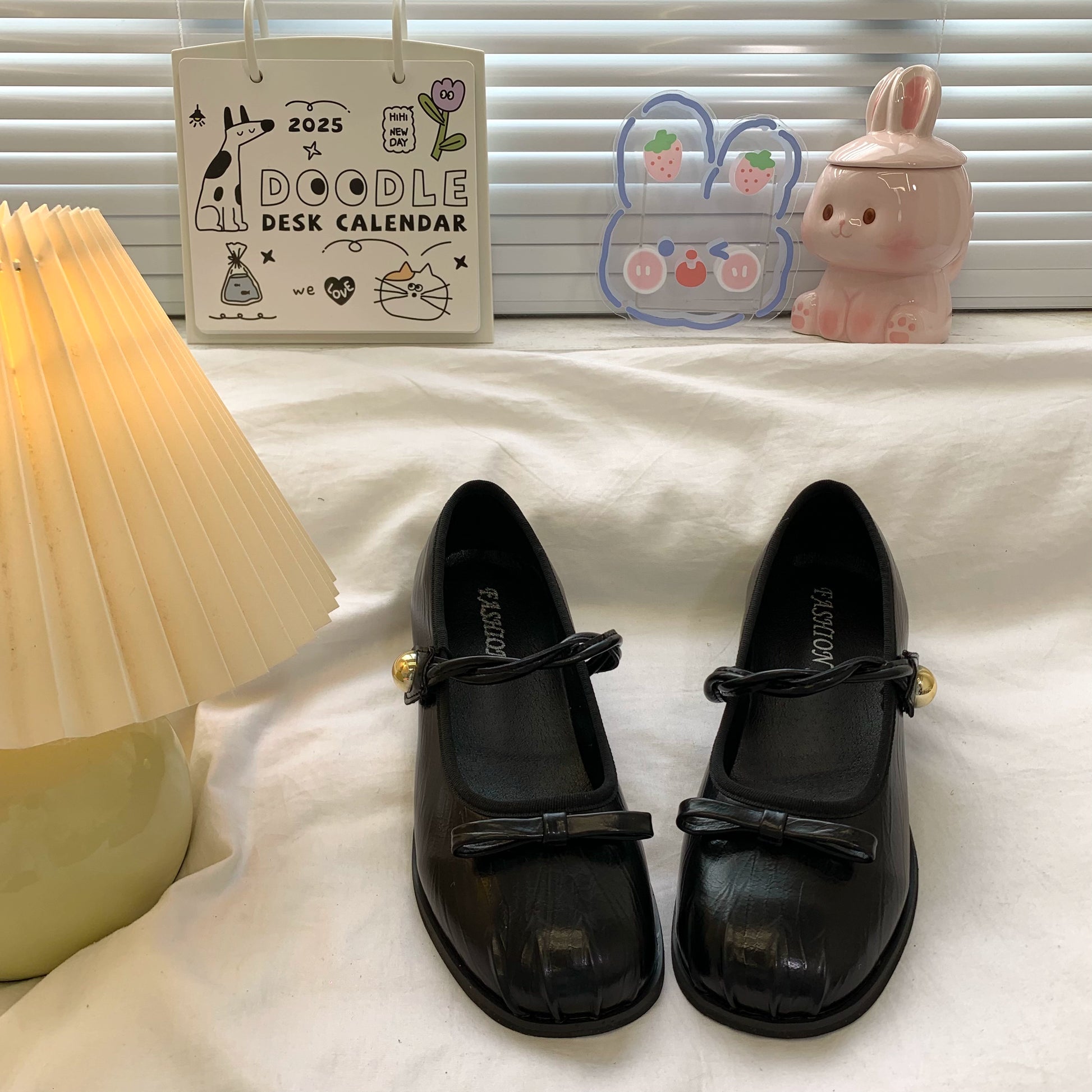 Glossy Bowknot Mary Jane Flats