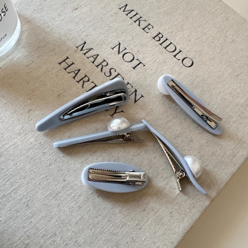 Sky Blue Pearl Clips