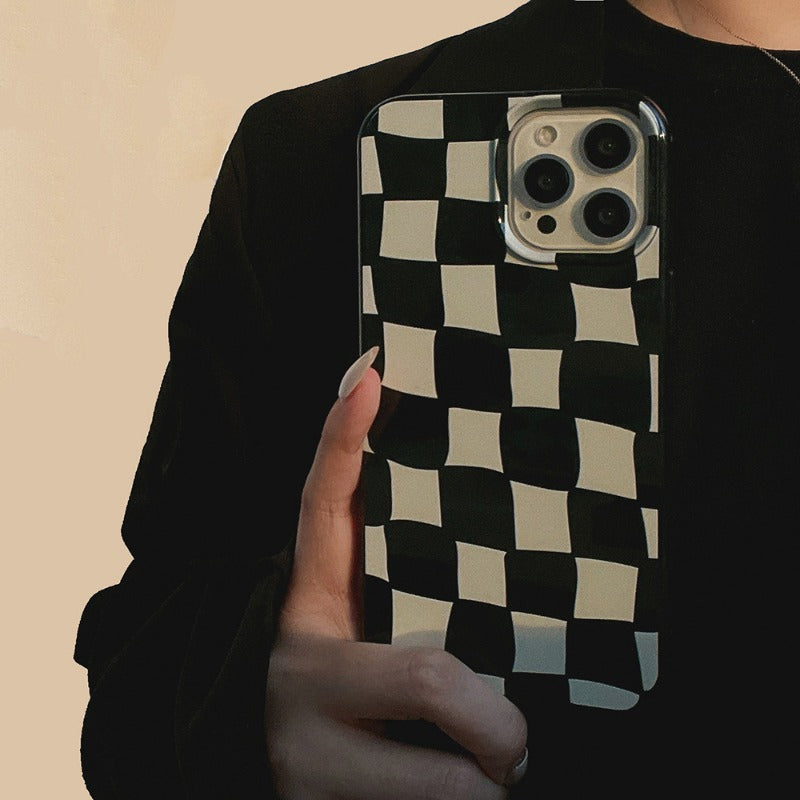 Wavy Checkered Case