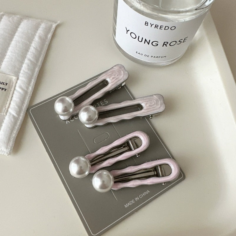 Elegant Pink Pearl Bobby Clips