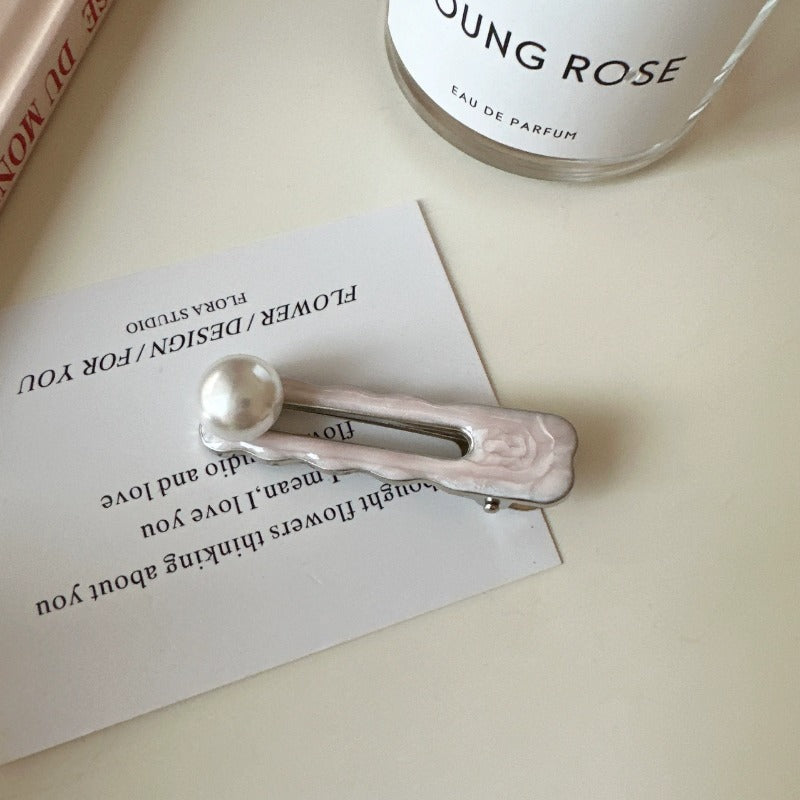 Elegant Pink Pearl Bobby Clips