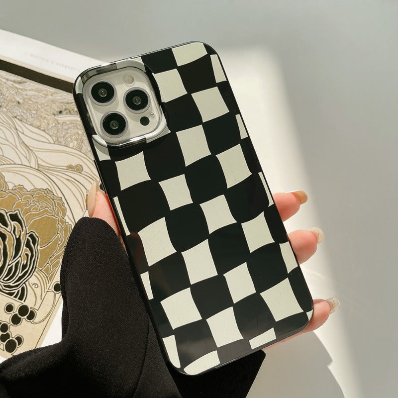 Wavy Checkered Case