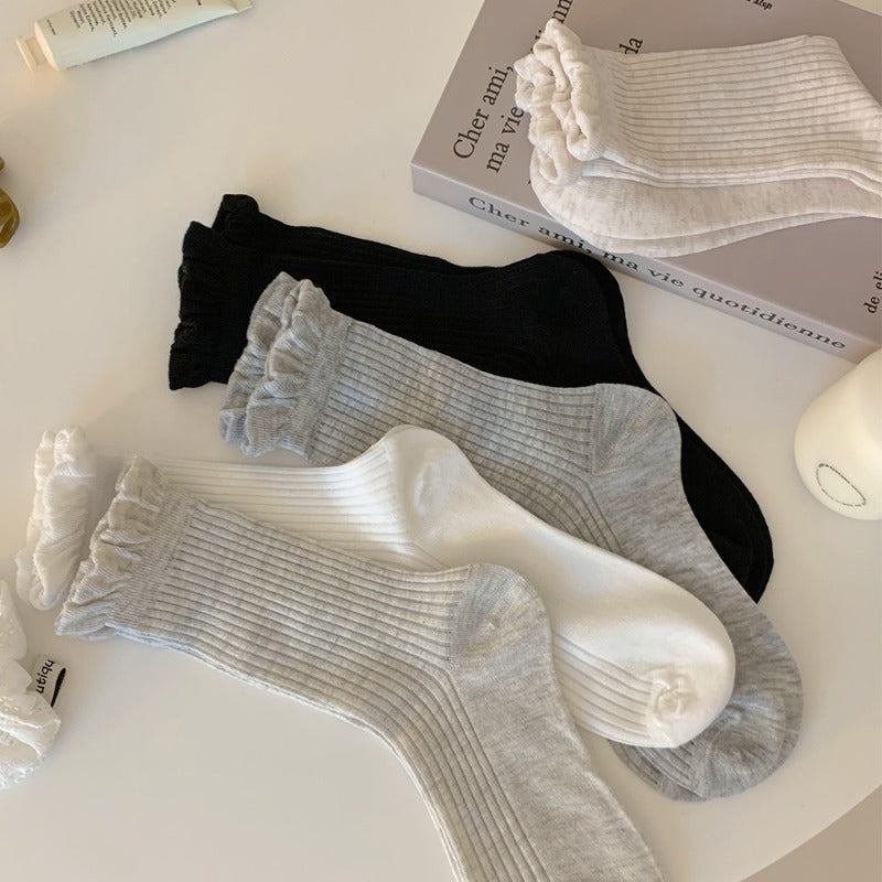 Ribbed Ruffle Top Socks
