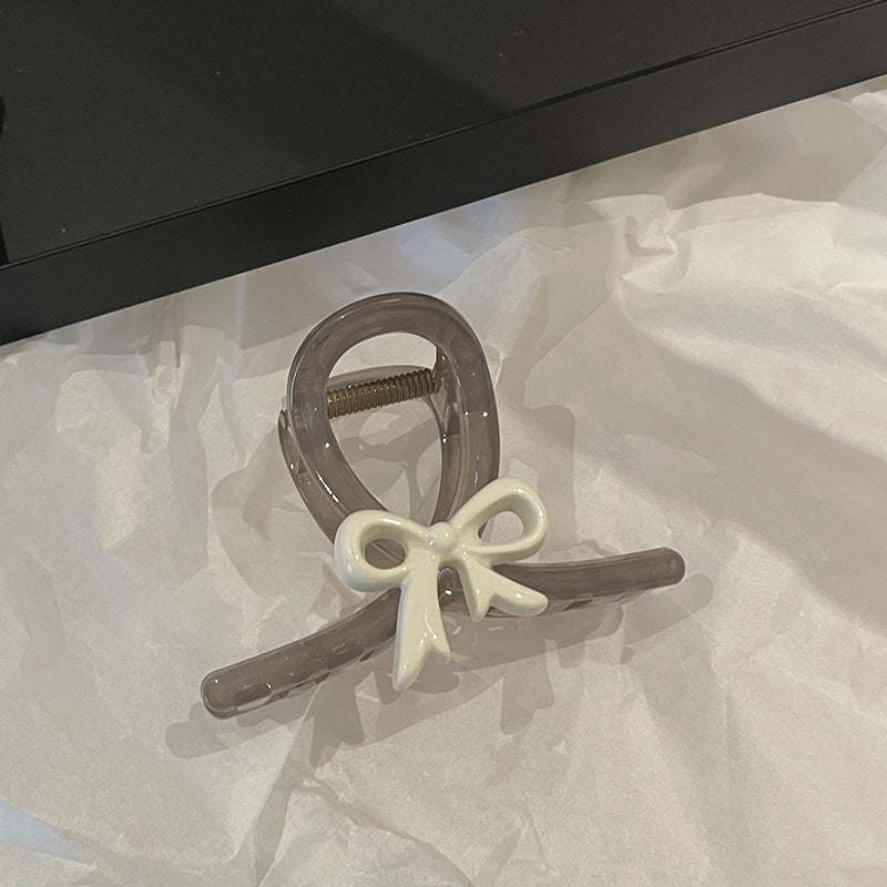 Twisted Cute Charm Claw Clip