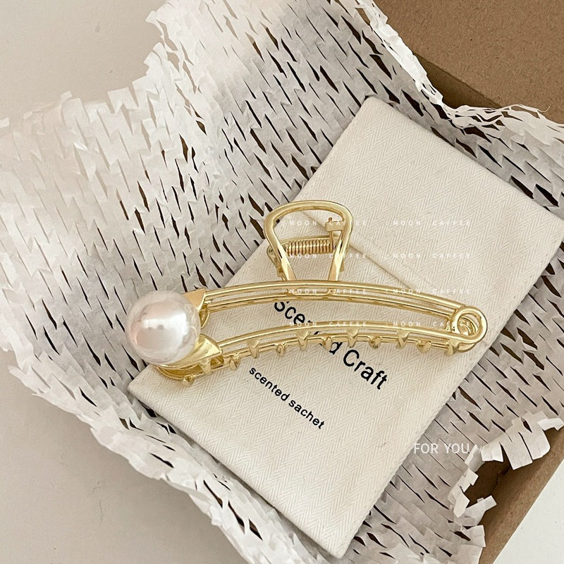 Pearl Wavy Claw Clip